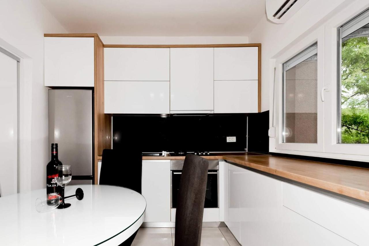 Apartment White Pearl Razanac Exterior photo